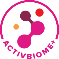 Technologia składników ActivBiome+ to opatentowana mieszanka prebiotyków, która szybko odżywia mikrobiom jelitowy, wspierając zdrowie układu trawiennego i dobre samopoczucie